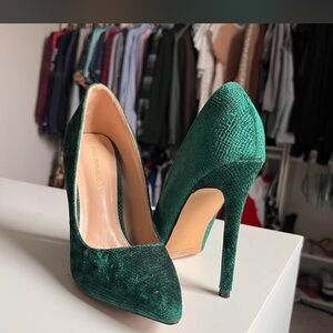 Shoe Republic LA Green Velvet Pointed-Toe Stiletto Pumps